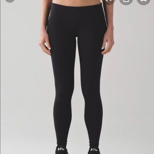 Lulu Lemon black leggings size 4